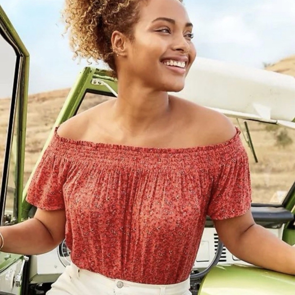 Off the Shoulder Ditsy Floral Blouse